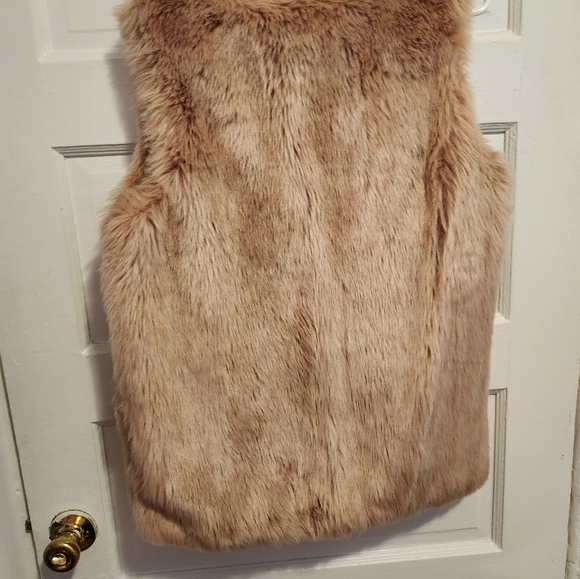 Pink Faux Fur Vest - Picture 2 of 5